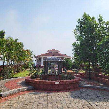 Paras Holiday Home Satara Exterior foto