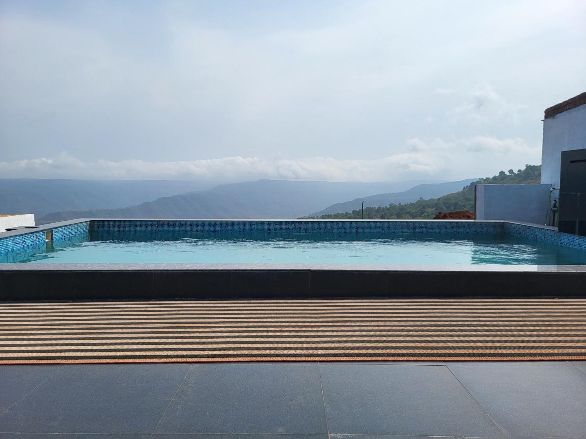 Paras Holiday Home Satara Exterior foto